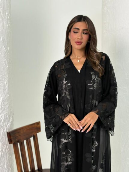 عباية باللون الأسود الشفاف للمناسبات