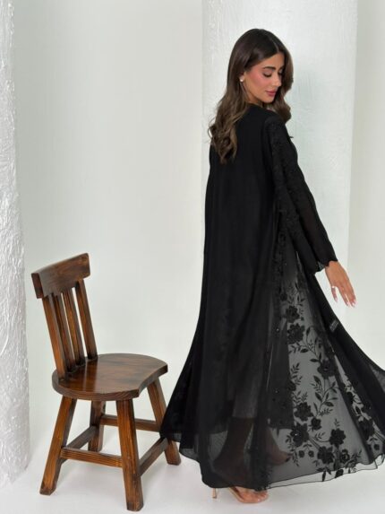 عباية باللون الأسود الشفاف للمناسبات