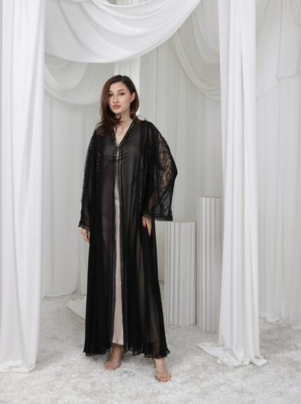 عباية باللون الأسود الشفاف للمناسبات