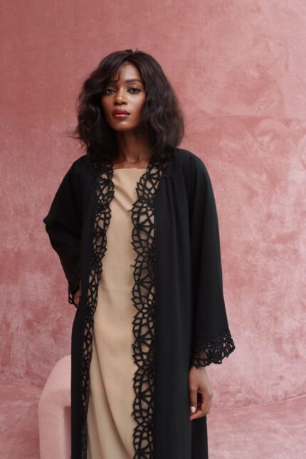 عباية 3D باللون الأسود