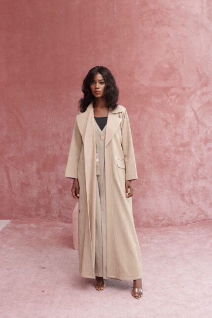 عباية 3D باللون البيج