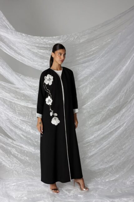 عباية 3D باللون الأسود و الأبيض